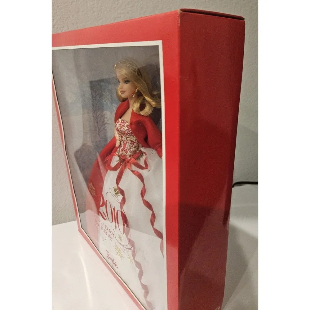 2010 Mattel Blonde Holiday Barbie R4545 Collector Doll Vintage